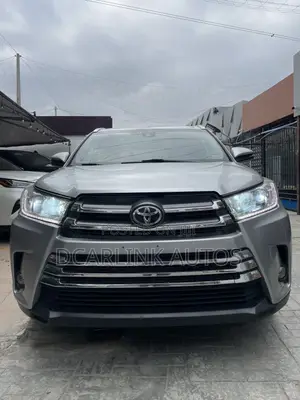 Toyota Highlander XLE 2019 Gray