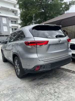 Toyota Highlander XLE 2019 Gray