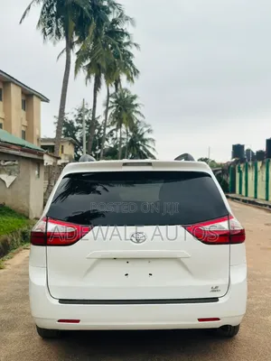 Toyota Sienna 2016 White