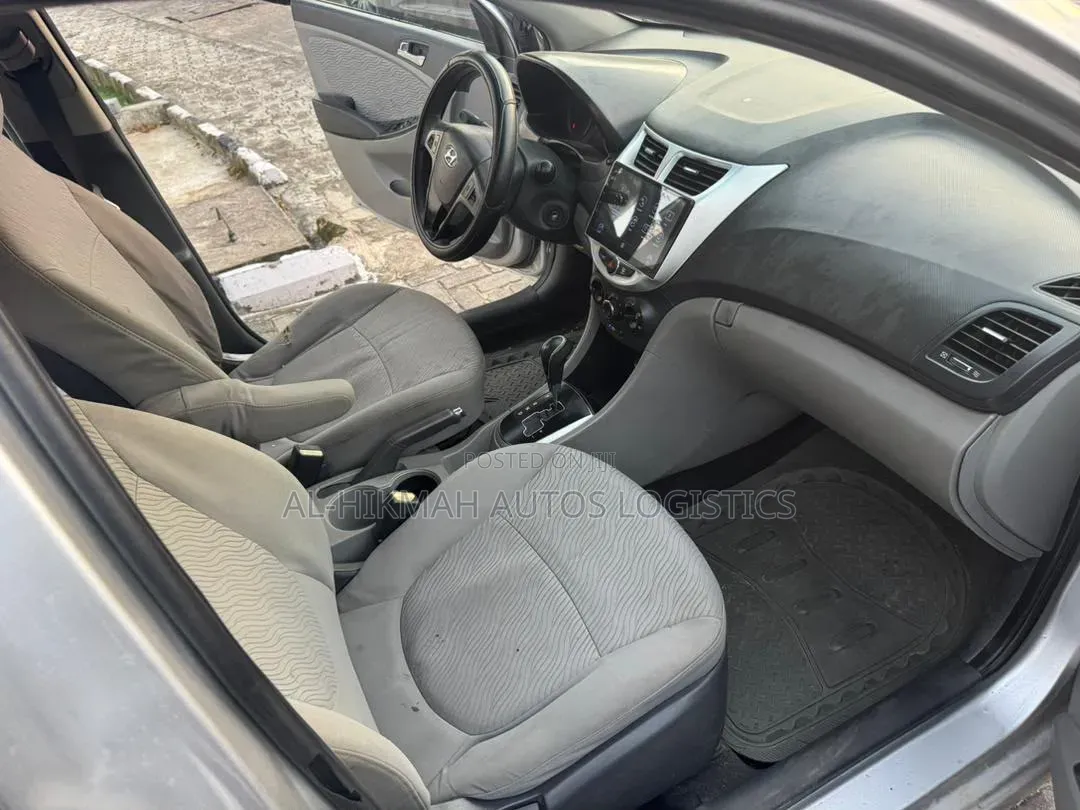 Hyundai Accent 2012 Silver