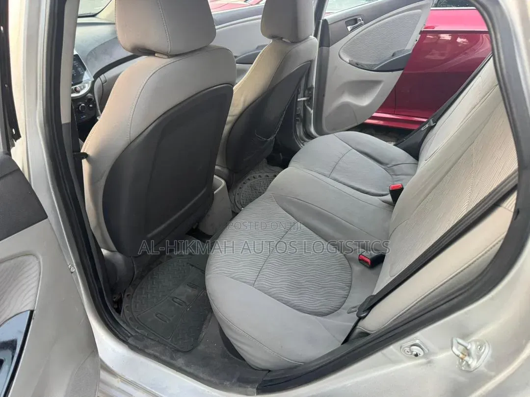 Hyundai Accent 2012 Silver
