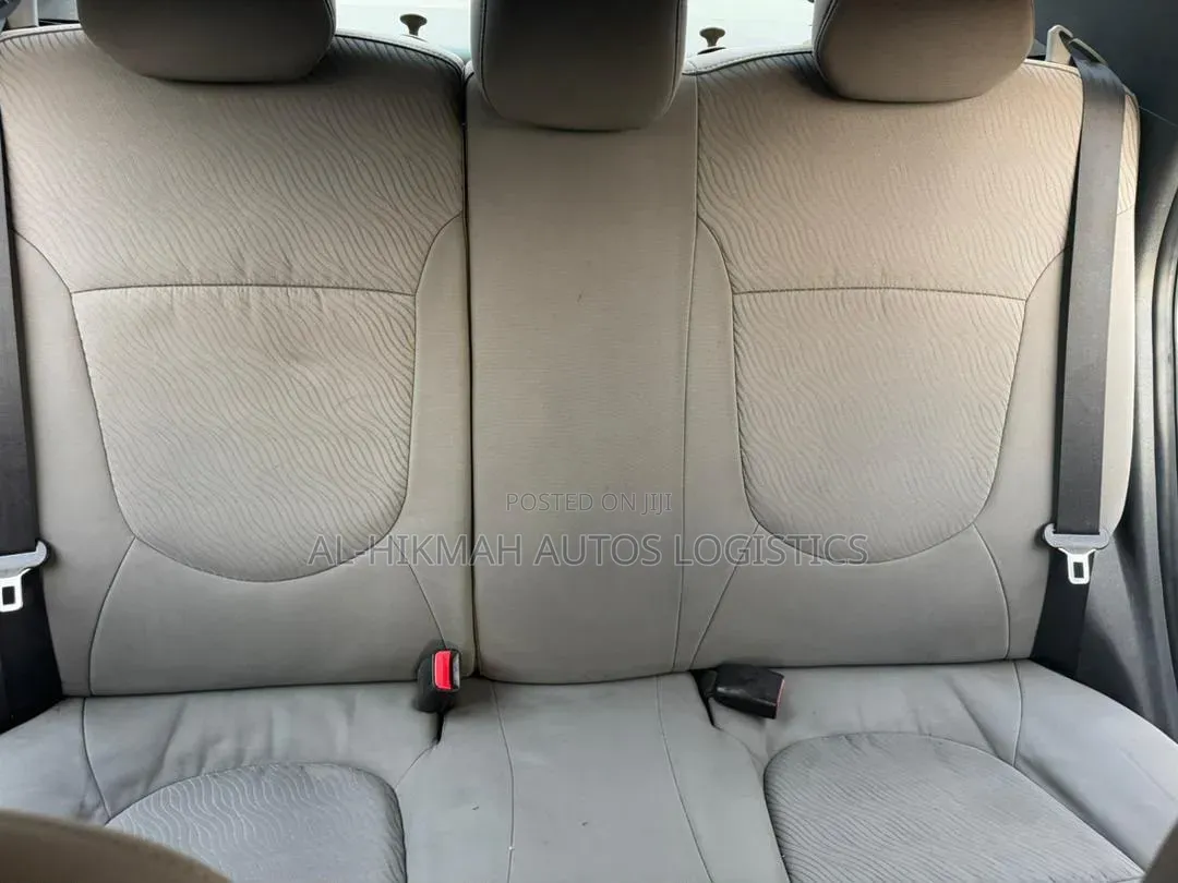 Hyundai Accent 2012 Silver