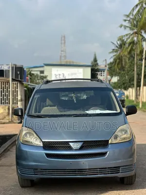 Toyota Sienna 2005 Blue