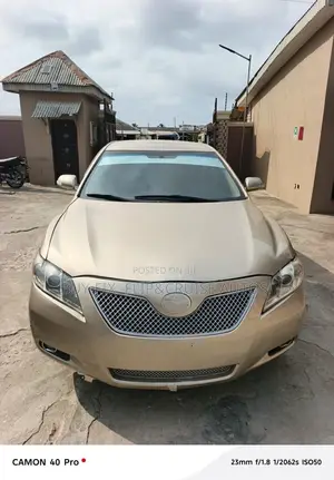 Toyota Camry LE 4dr Sedan (2.4L 4cyl 5A) 2009 Gold