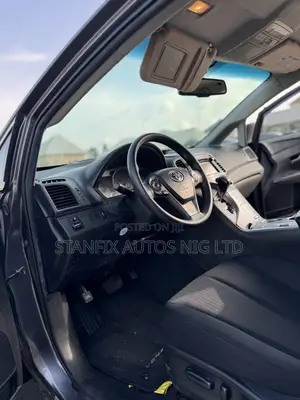 Toyota Venza LE 4dr Wagon (3.5L 6cyl 6A) 2014 Gray