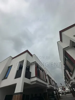 4bdrm Townhouse/Terrace in Orchid Road Ocean, Lafiaji for Sale