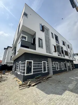 4bdrm Duplex in Lekki Phase 1 for sale