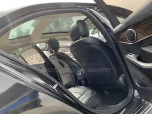 Mercedes-Benz C300 Luxury 4matic Sedan AWD (2.0L 4cyl 7A) 2017 Black