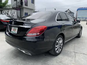 Mercedes-Benz C300 Luxury 4matic Sedan AWD (2.0L 4cyl 7A) 2017 Black