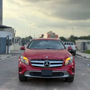 Mercedes-Benz GLA 250 2015 Red