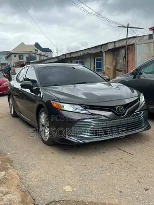 Toyota Camry 2018 Gray