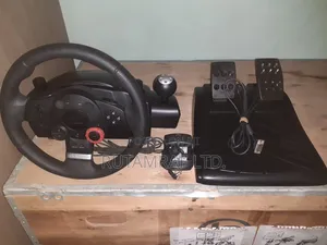 Logitech DFGT Force Feedback Racing Wheel for PlayStation3 / PC.