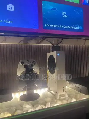 Very Clean Xbox Series S 512GB + 2 Controllers