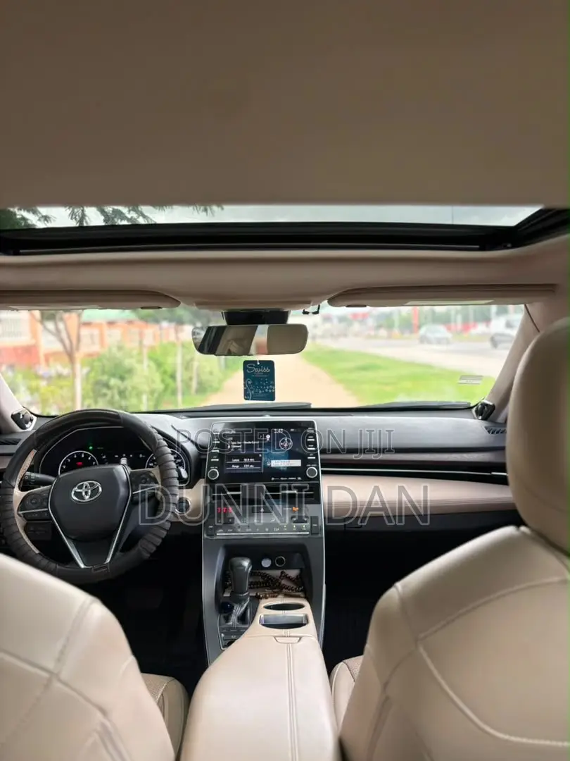 Toyota Avalon Limited (3.5L 6cyl 6A) 2018 Black