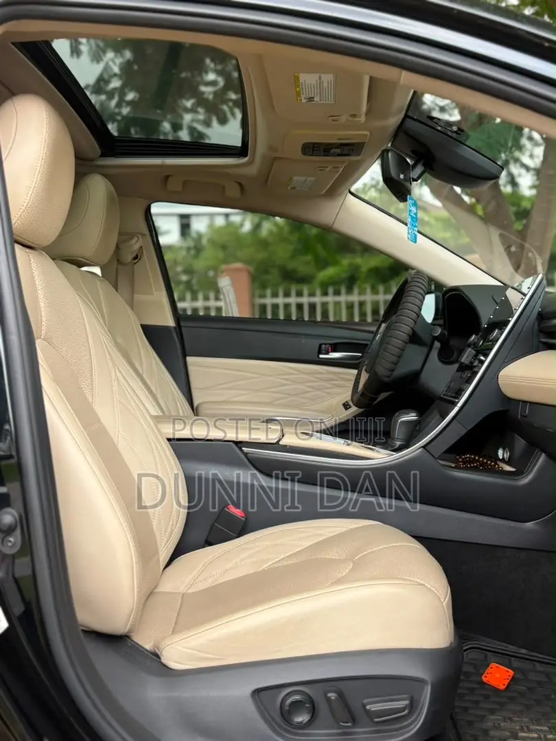 Toyota Avalon Limited (3.5L 6cyl 6A) 2018 Black