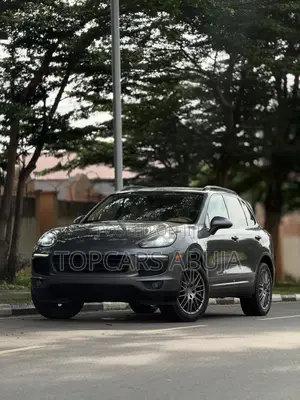 Porsche Cayenne 2016 Gray