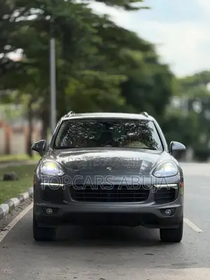 Porsche Cayenne 2016 Gray