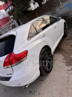 Toyota Venza XLE 4dr Wagon AWD (3.5L 6cyl 6A) 2014 White