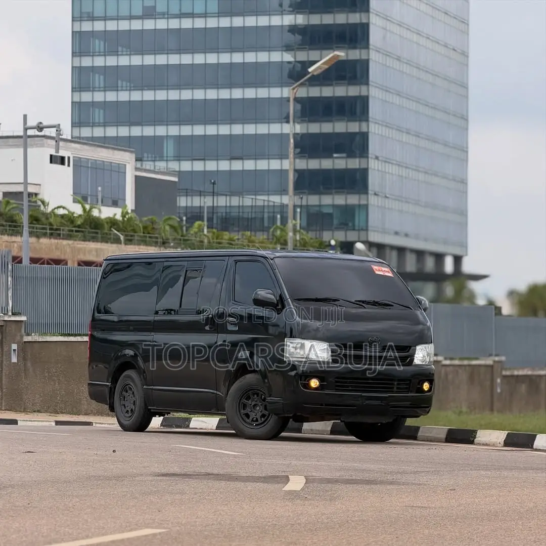 Toyota HiAce 2010 Black