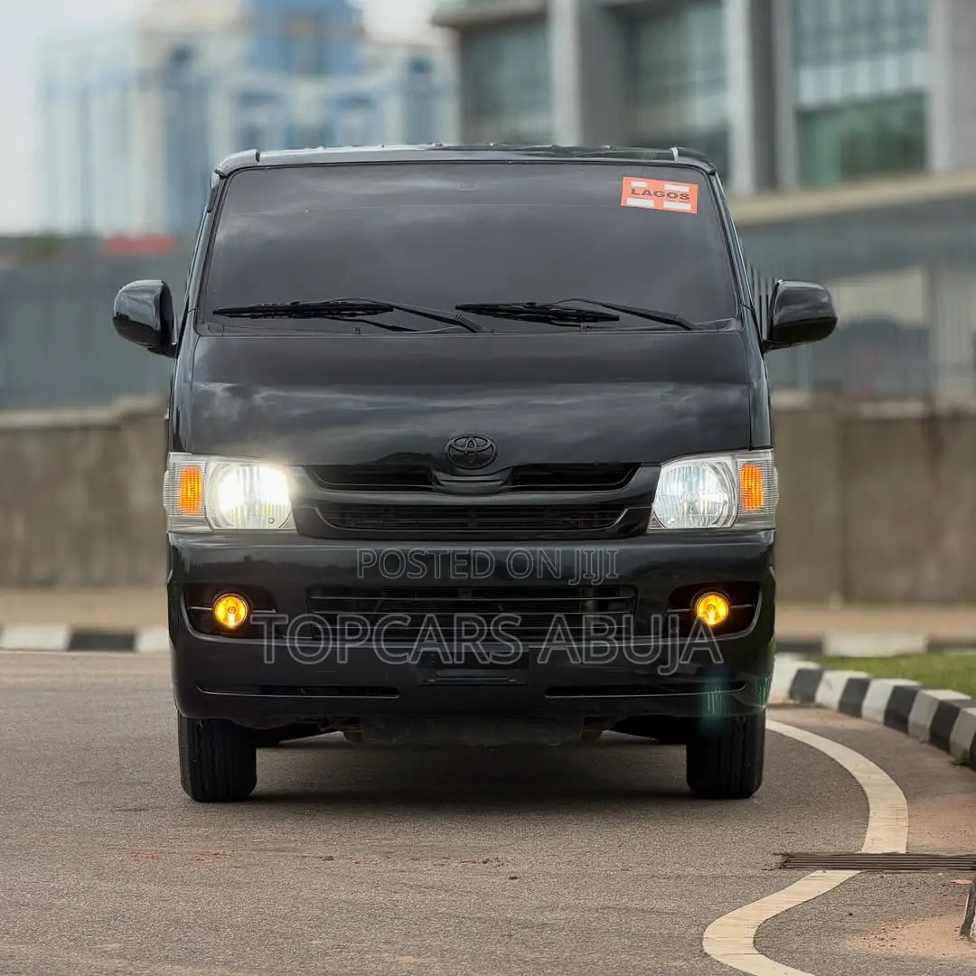 Toyota HiAce 2010 Black