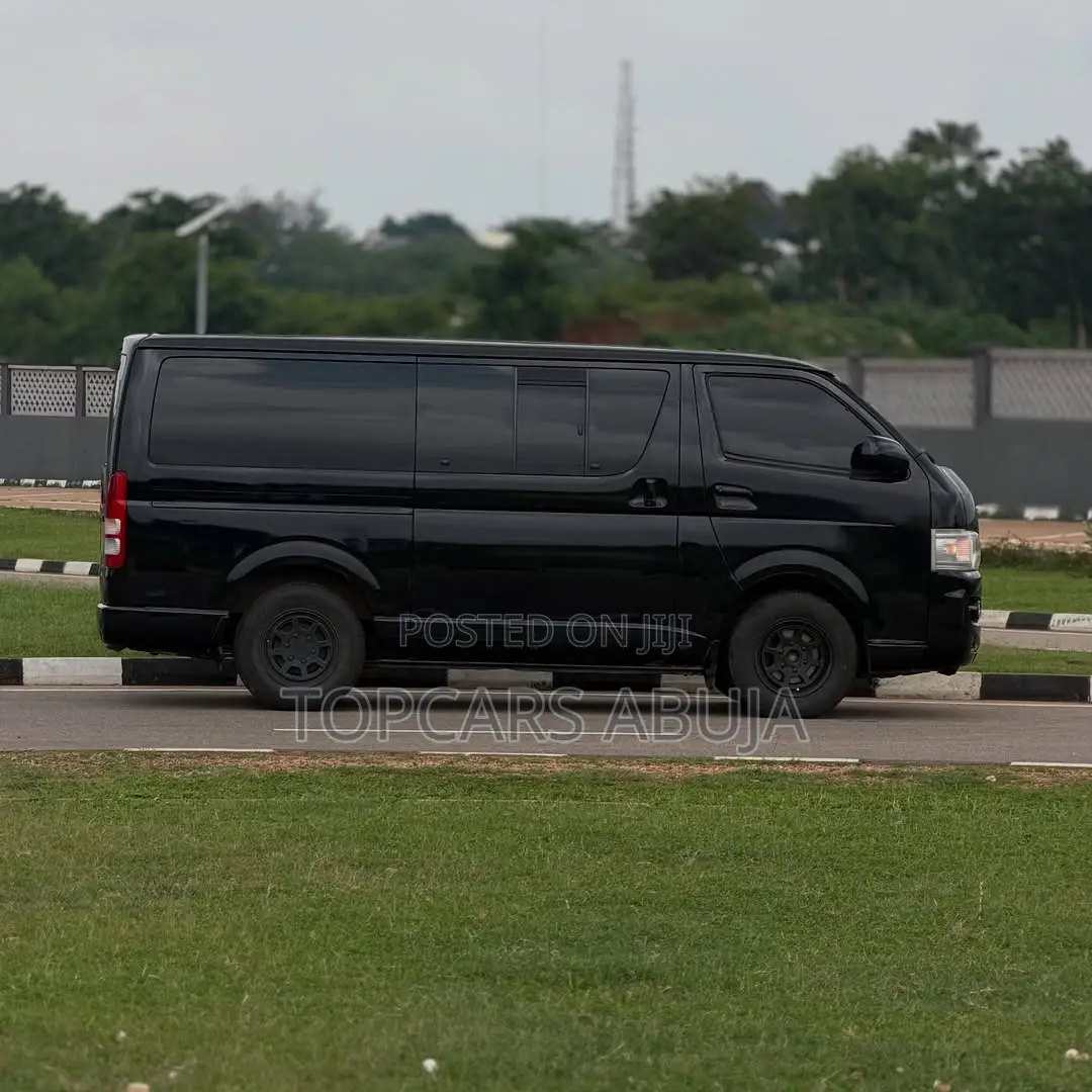 Toyota HiAce 2010 Black
