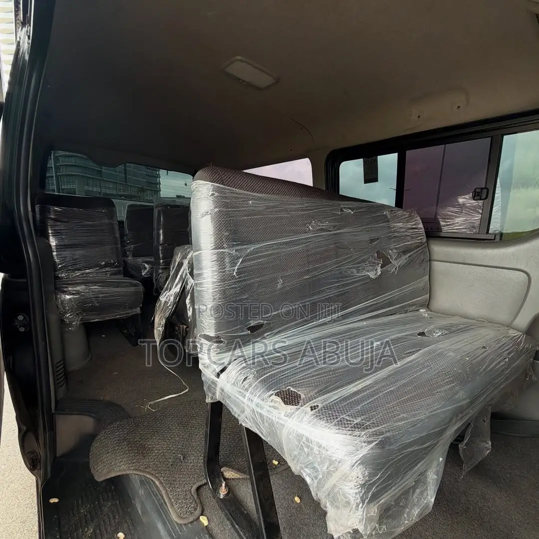 Toyota HiAce 2010 Black