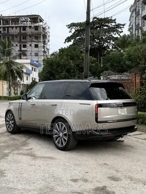 Land Rover Range Rover P400 SE SWB 2023 Gold