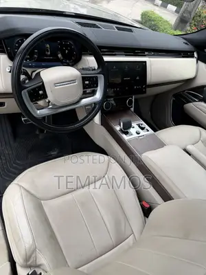 Land Rover Range Rover P400 SE SWB 2023 Gold