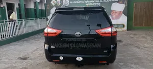 Toyota Sienna 2015 Black