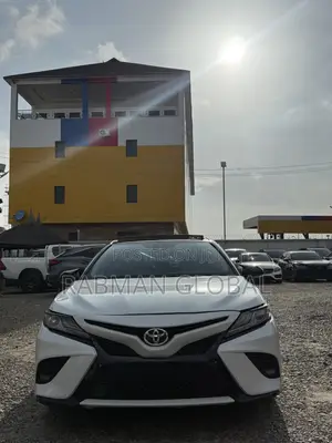 Toyota Camry XSE FWD 2020 White