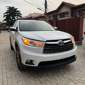 Toyota Highlander XLE 4dr SUV (3.5L 6cyl 6A) 2015 White