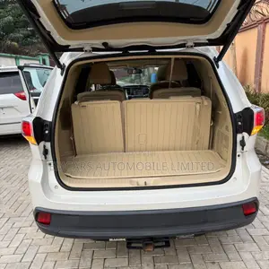 Toyota Highlander XLE 4dr SUV (3.5L 6cyl 6A) 2015 White