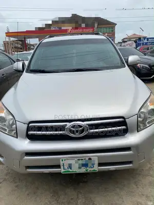 Toyota RAV4 V6 2009 Silver