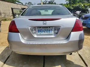 Honda Accord 2006 Silver