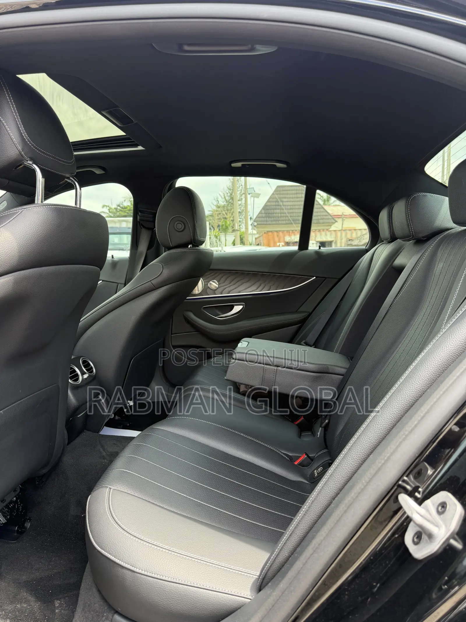 Mercedes-Benz E350 2022 Black
