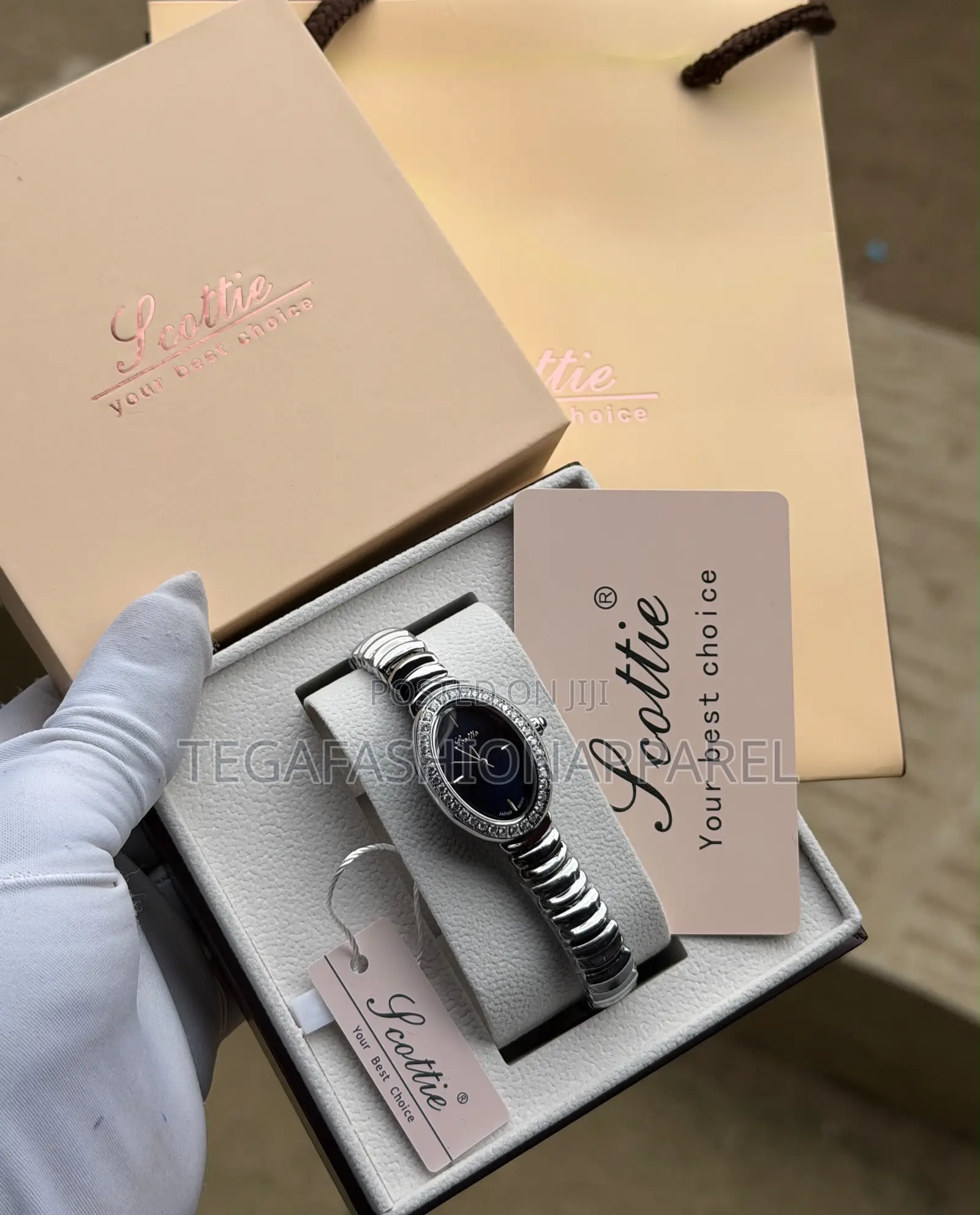 Scottie Feminine Tiny Strap Watch