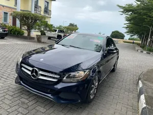 Mercedes-Benz C300 2015 Blue