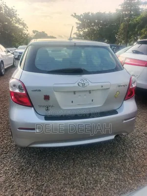 Toyota Matrix Hatchback FWD (1.8L 4cyl 5M) 2009 Silver
