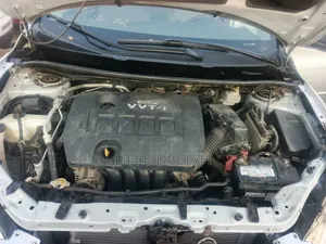 Toyota Matrix Hatchback FWD (1.8L 4cyl 5M) 2009 Silver
