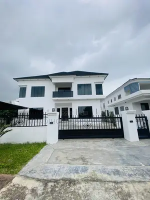 5bdrm Maisonette in Royal Garden, Ajah for sale