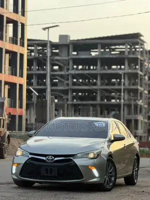 Toyota Camry XLE 4dr Sedan (2.5L 4cyl 6A) 2015 Silver