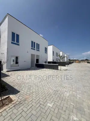 Furnished 3bdrm House in Off Lekki-Epe Expressway for sale