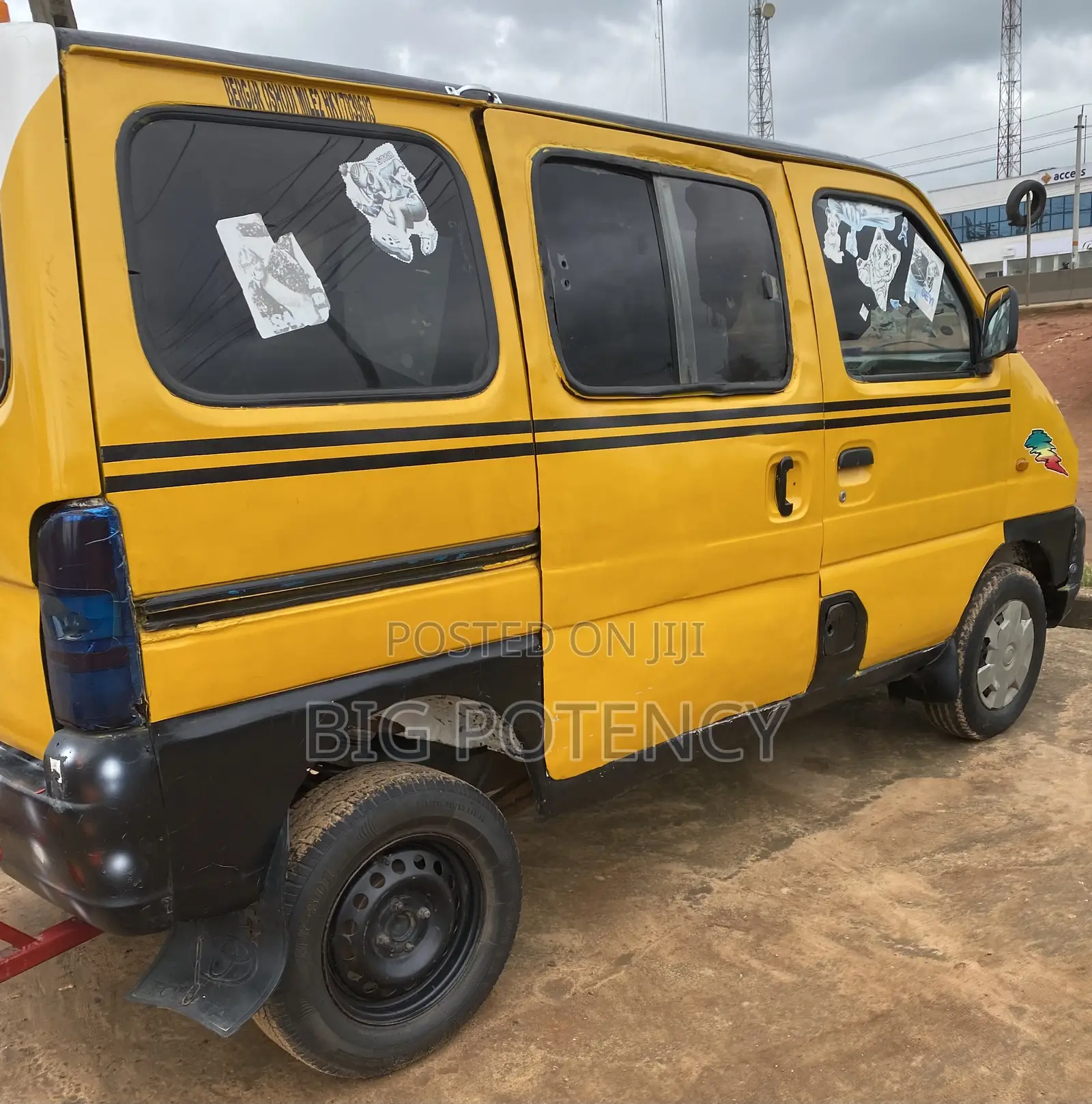 Suzuki APV Minibus 2025 Yellow