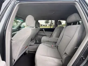 Toyota Highlander 2012 Gray