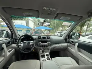 Toyota Highlander 2012 Gray