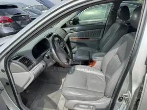 Toyota Camry XLE V6 4dr Sedan (3.0L 6cyl 5A) 2004 Silver