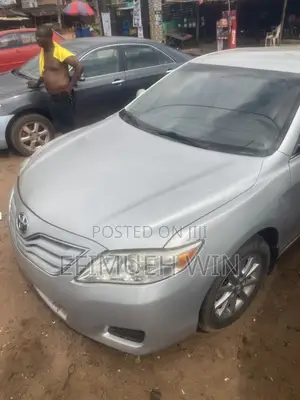 Toyota Camry LE 4dr Sedan (2.5L 4cyl 6AM) 2010 Silver