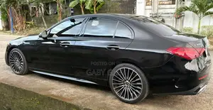Mercedes-Benz C300 2023 Black
