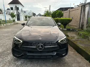 Mercedes-Benz C300 2023 Black