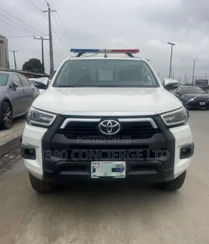 Toyota Hilux 2018 White